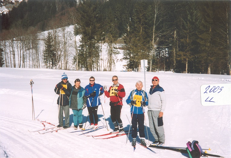 Günter, Maria, Monika, Martin, Peter und Robert beim Langlaufen in Lungötz nahe Sankt Martin im Februar 2003