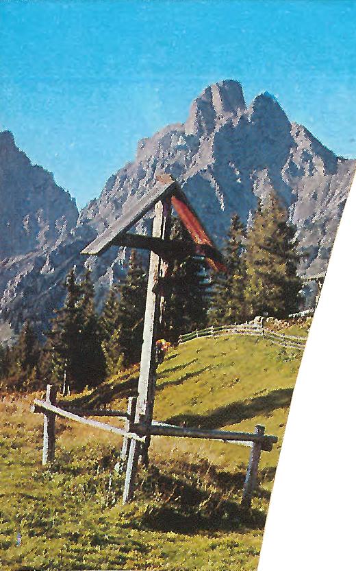 Überdachtes Jesu-Wegkreuz