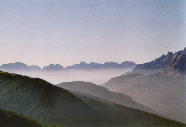 Morgendunst auf dem Weg unterhalb des Helm, Blick ins Fischleintal (Innergsell).