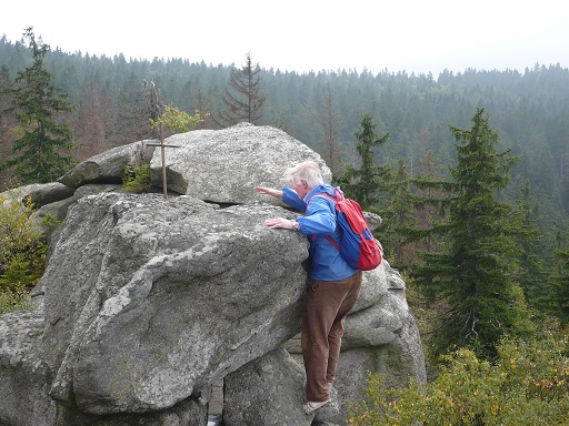 Wo krackselt Winfried wieder keck herum? Er will zum Minigipfelkreuz!