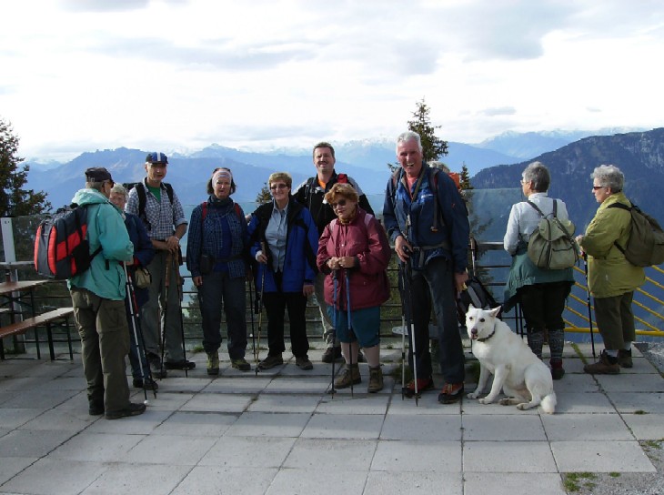 Foto: Gruppe auf der Hütte