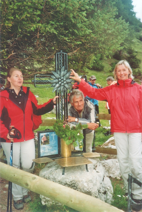 Gedenkkreuz mit engster Verwandschaft, 40-Jahr-Blindenfreizeit im September 2011