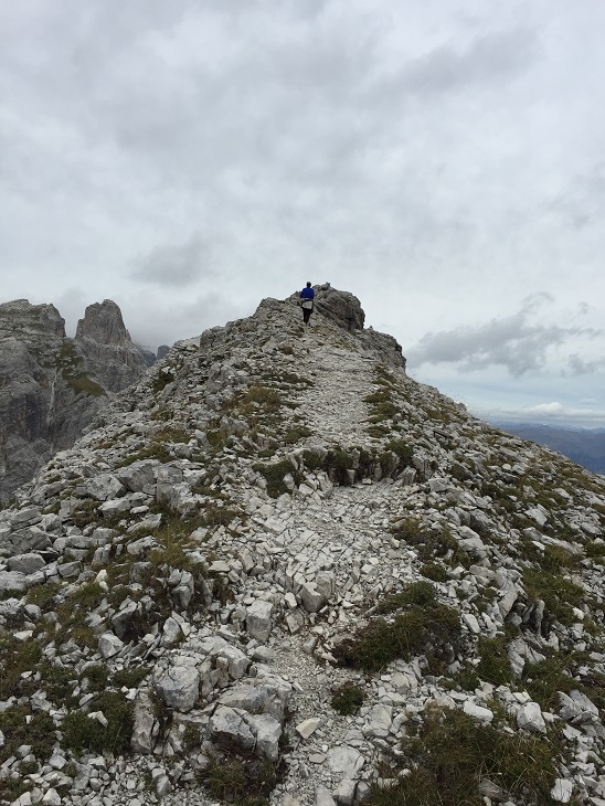 Ein Teilnehmer sprintet dem Tagesziel "Hohe Leist" entgegen