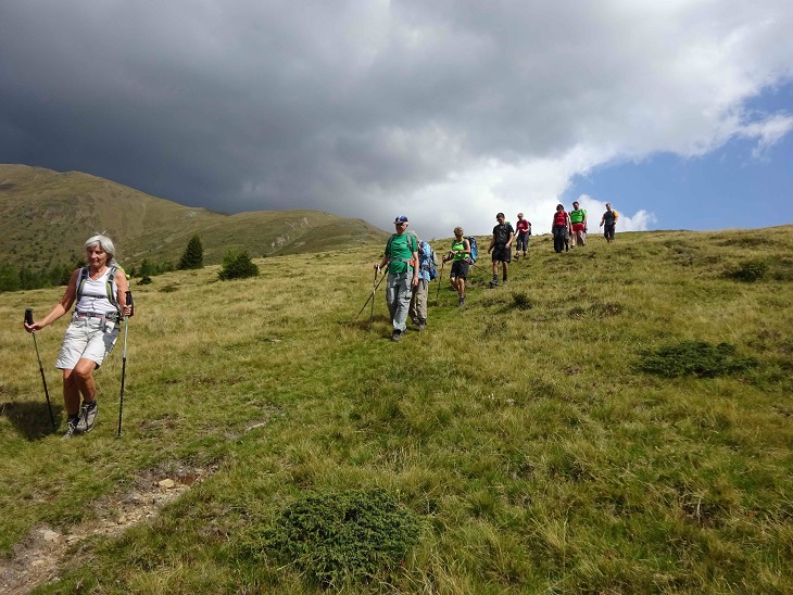 Ein aufziehendes Gewitter mahnt zur Eile (Abstieg vom Toblacher Pfannhorn)