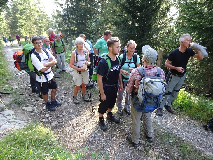 Trinkpause auf dem Weg zum Lungkofel