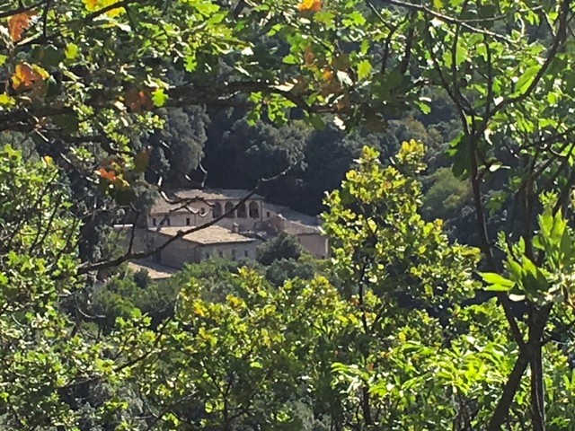 1. Blick auf Eremo delle Carceri, wir waren am Mittwoch = Feiertag zum Gottesdienst dort