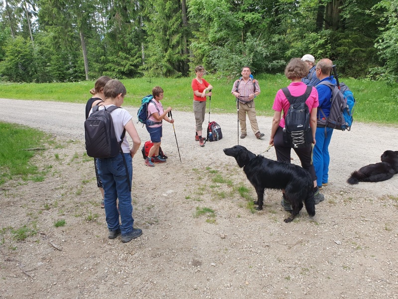 In der Runde beisammen